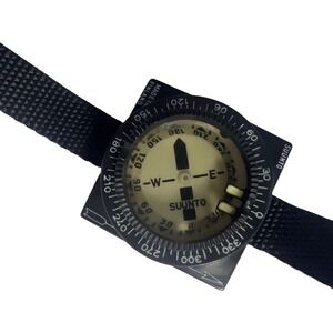 Suunto Vintage Wrist Compass Watch Finland Outdoor Diver Collector Used